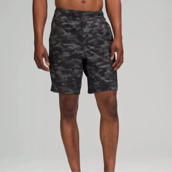 NWOT Lululemon Pace Breaker 9" Short Lined Variegated Mesh Camo Black XL - Picture 1 of 9